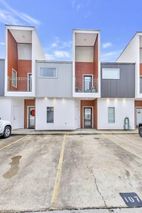 Cozy 2 Bed Townhome Near The Hospital Lafayette Exteriér fotografie