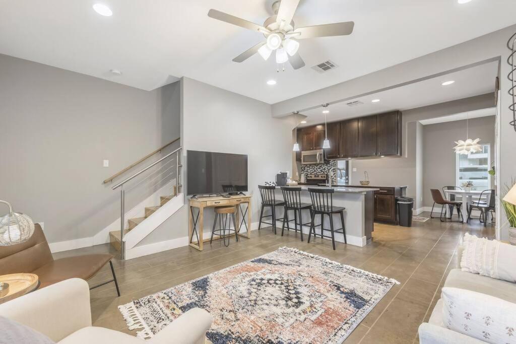 Cozy 2 Bed Townhome Near The Hospital Lafayette Exteriér fotografie