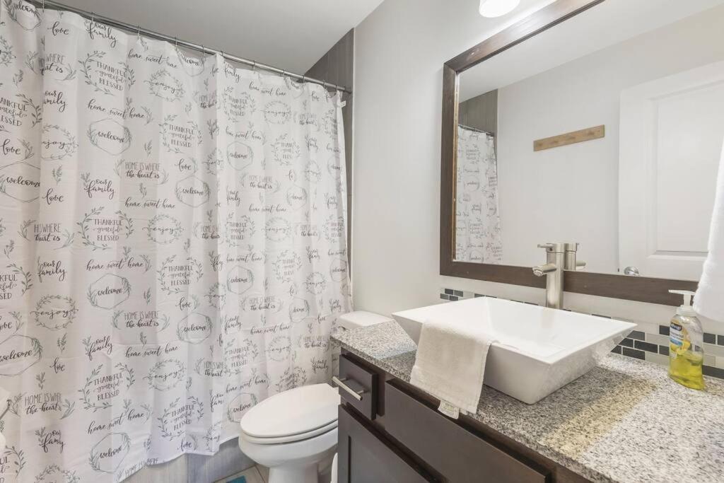 Cozy 2 Bed Townhome Near The Hospital Lafayette Exteriér fotografie