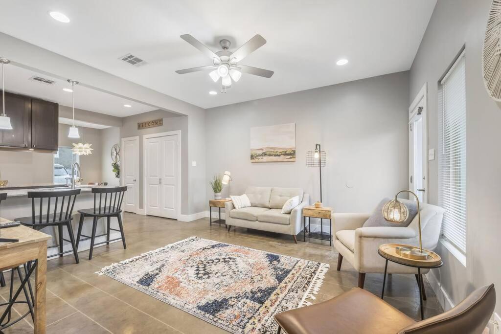 Cozy 2 Bed Townhome Near The Hospital Lafayette Exteriér fotografie